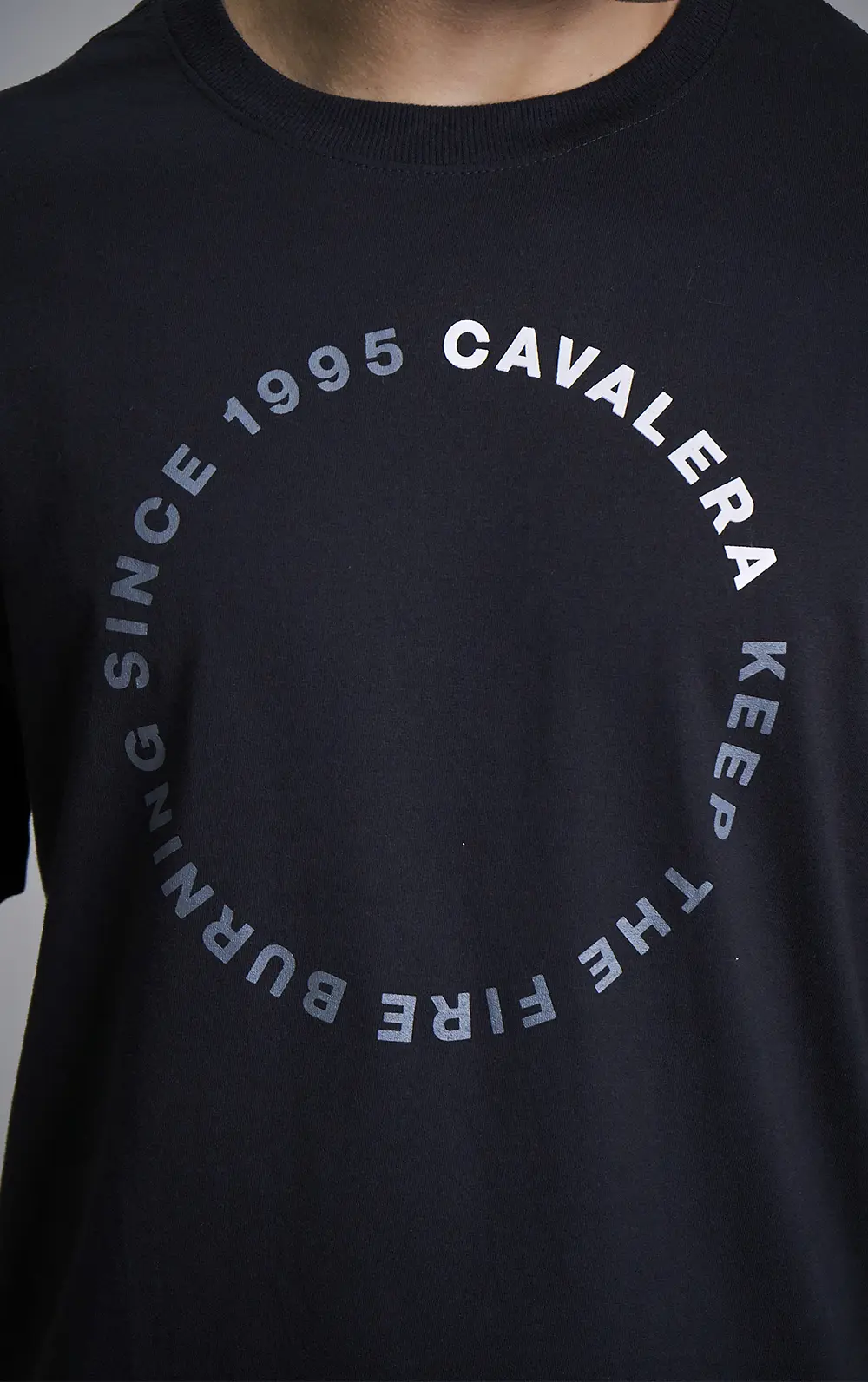 T-SHIRT CAVALERA INDIE CIRCLE LETTER