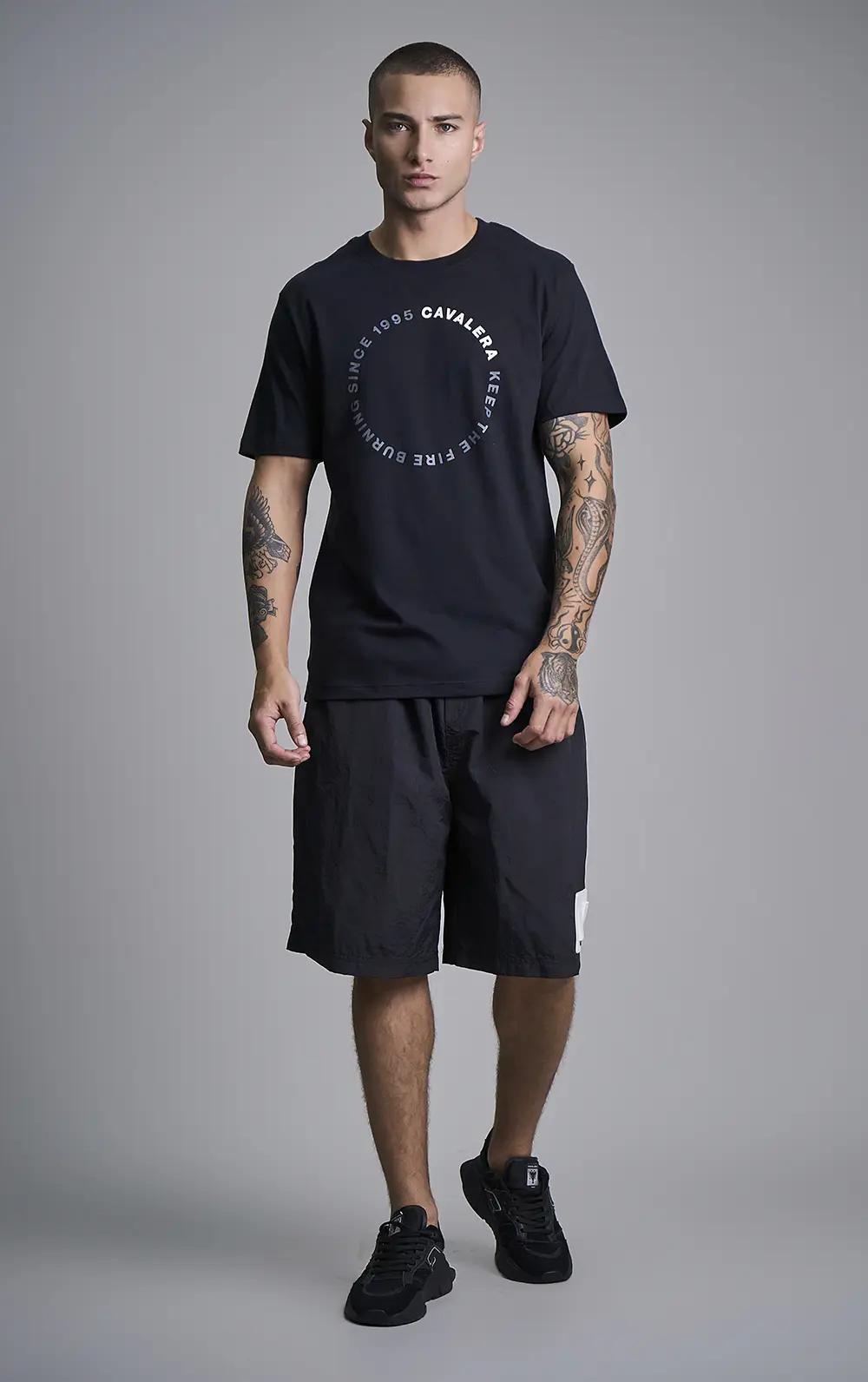 T-SHIRT CAVALERA INDIE CIRCLE LETTER