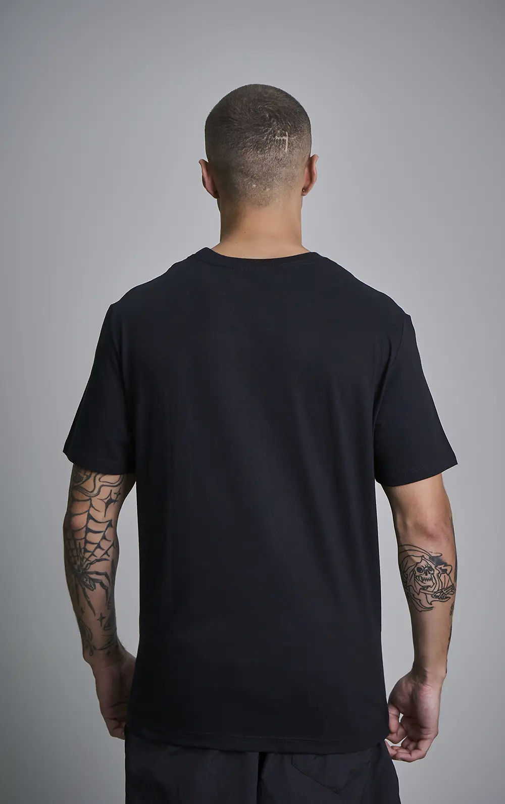 T-SHIRT CAVALERA INDIE GAMER FONT