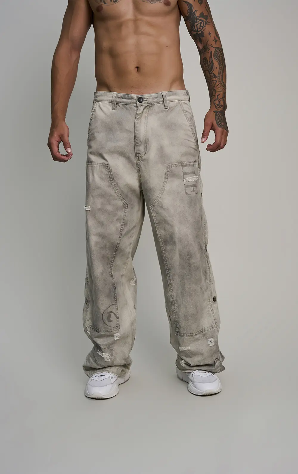 CALÇA JEANS ESTONADA COM PUIDOS