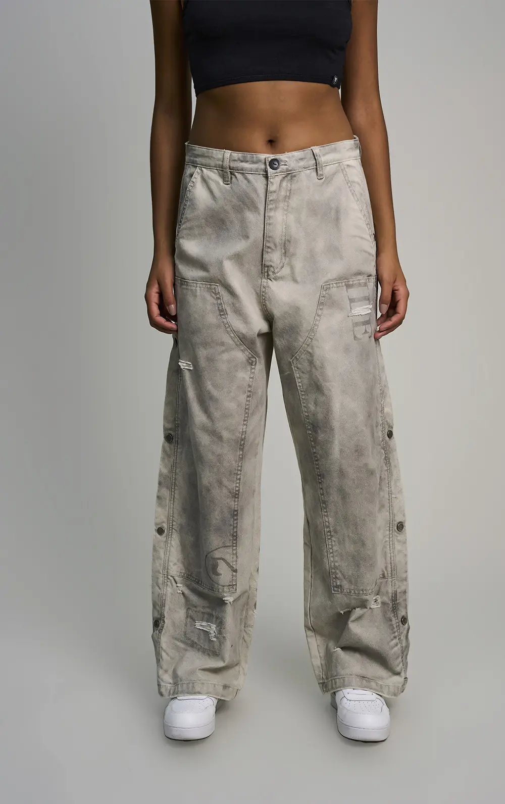 CALÇA JEANS ESTONADA COM PUIDOS