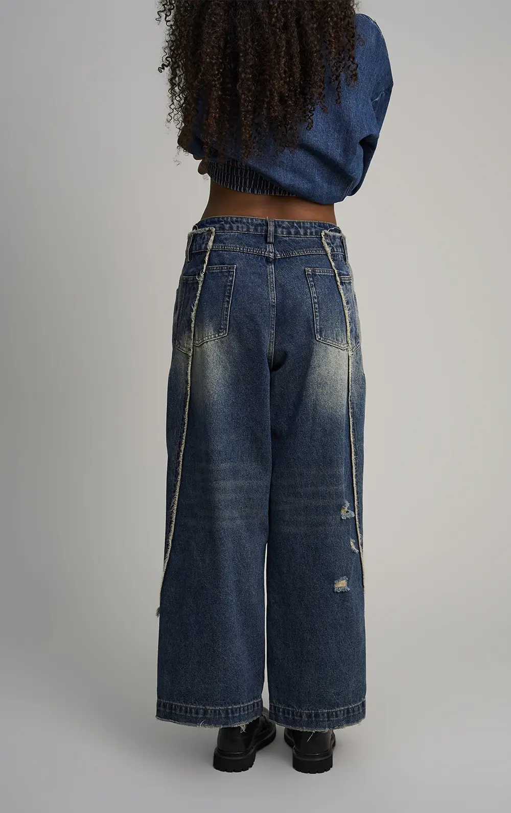 CALÇA JEANS OVERSIZED DESTROYED