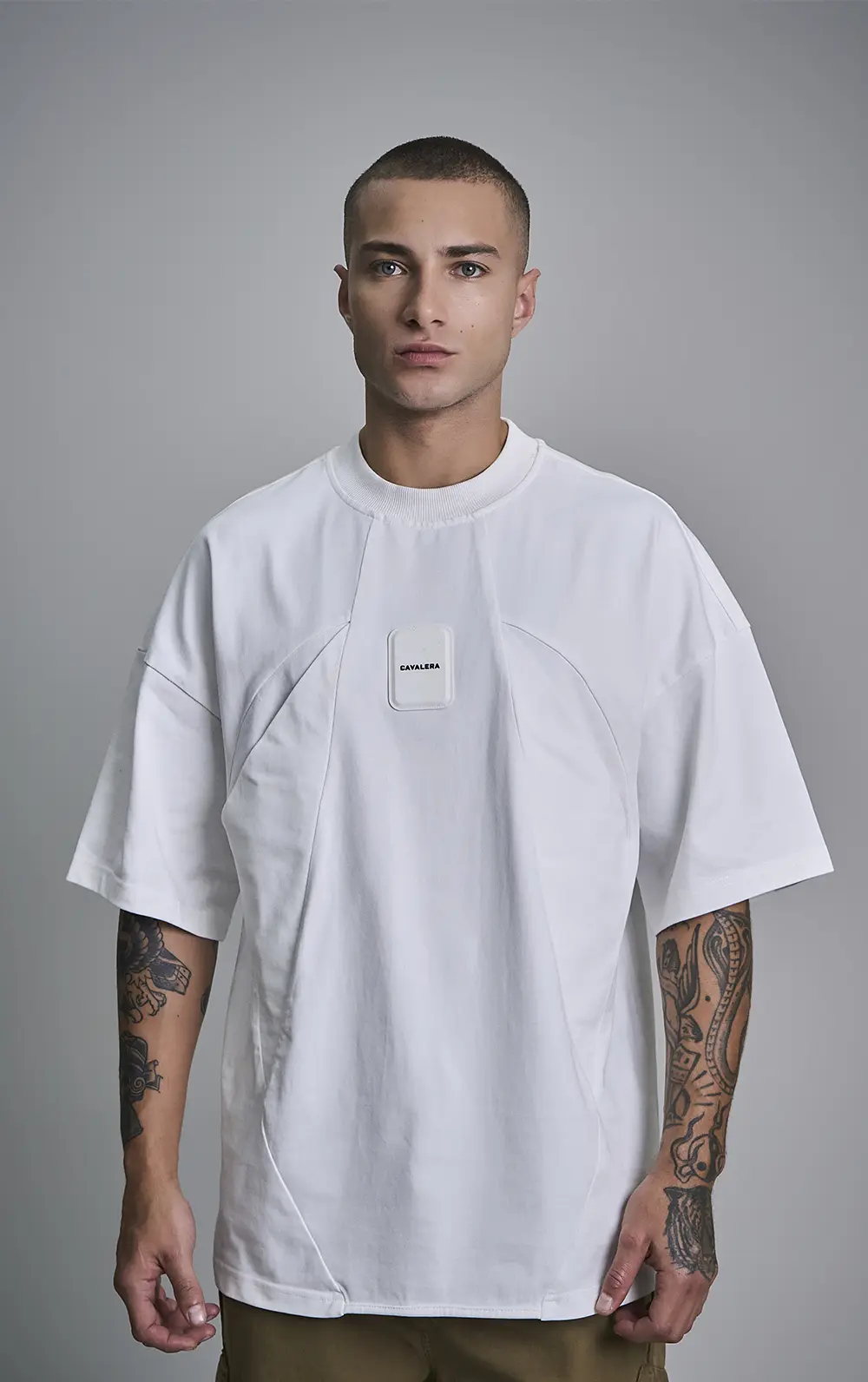 T-SHIRT RECORTE GOTA