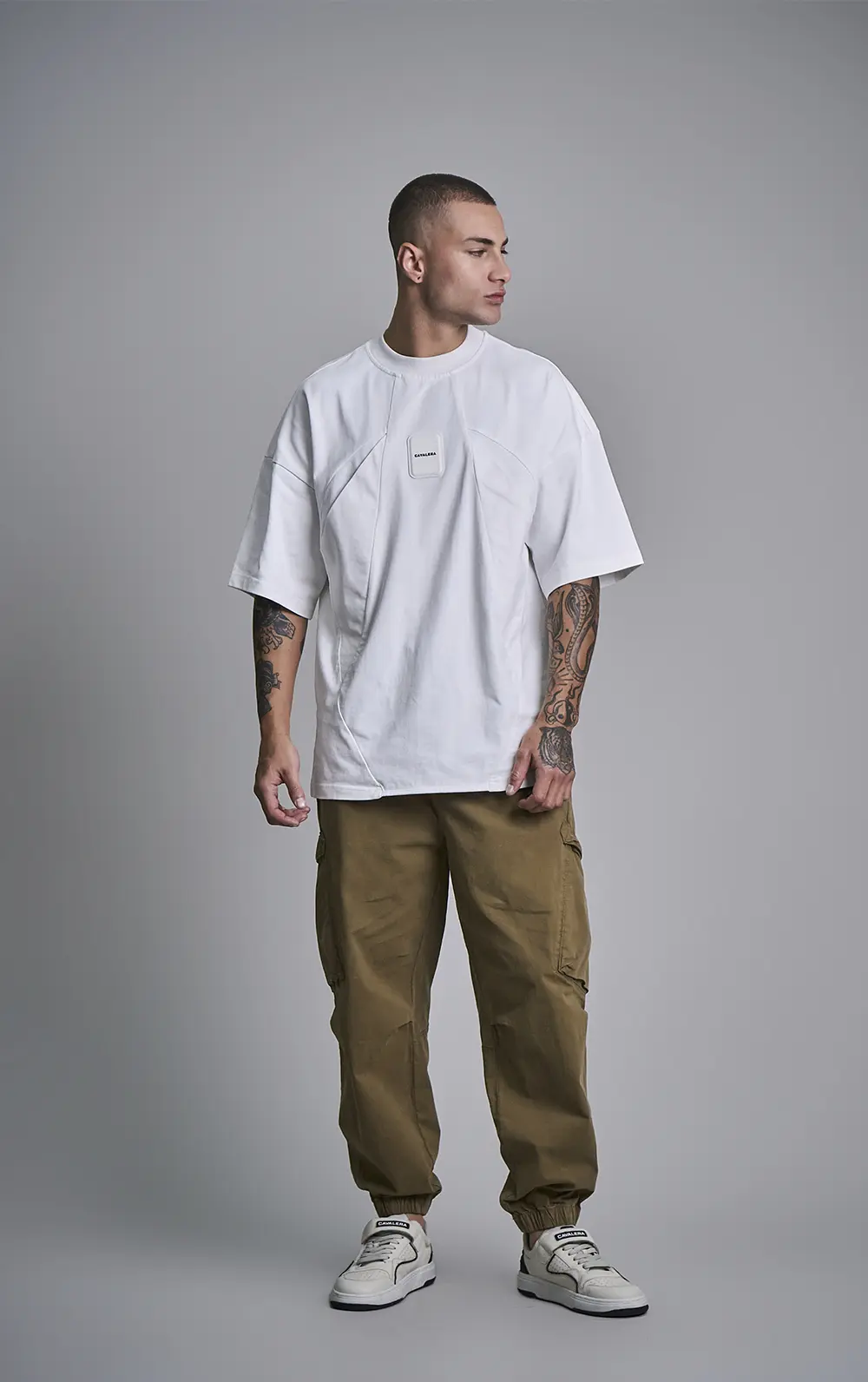 T-SHIRT RECORTE GOTA
