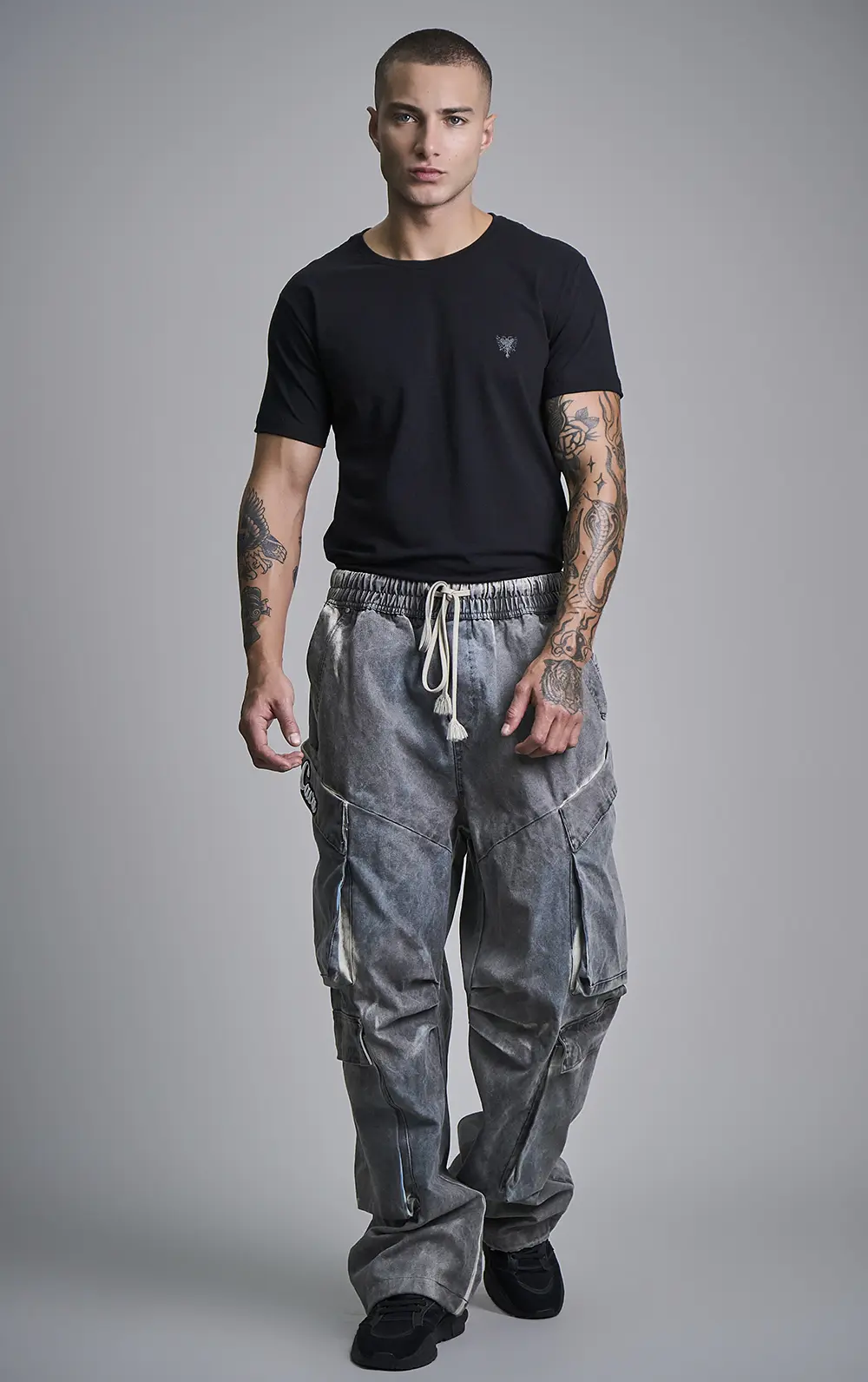 CALÇA JEANS ESTONADA MULTIPLOS BOLSOS
